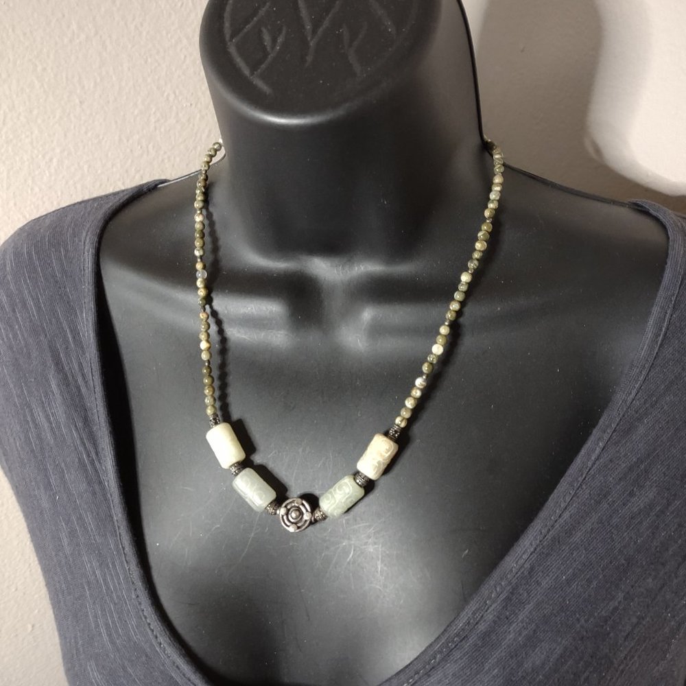 20 Inch Green Stone Bead Necklace